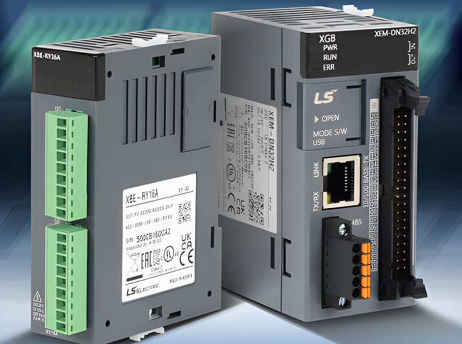 Laptop industrial marca Advantech para uso en una fundidora